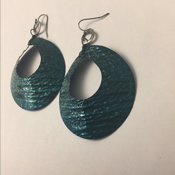 Sea Green Earrings - Picture 2 of 2